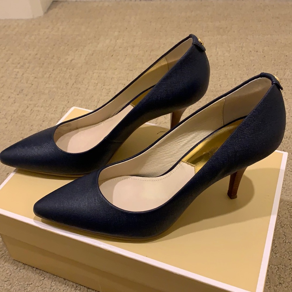 Michael Michael Kors Flex Mid Pump, Navy, Size 6.5
